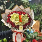 20 KIRMIZI 20 BEYAZ GÜL BUKETİ (kalpli)