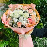 10 BEYAZ 8 PEMBE GÜL BUKETİ